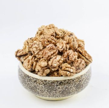 whole-walnut-kernels full-and-round-kernels